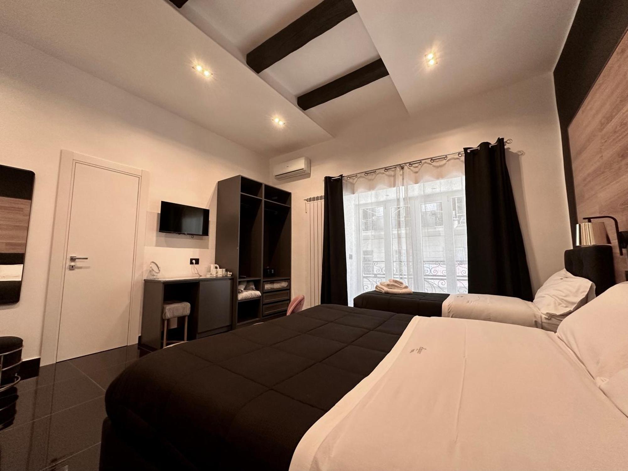 Elegance Rooms Spaccanapoli Exterior photo